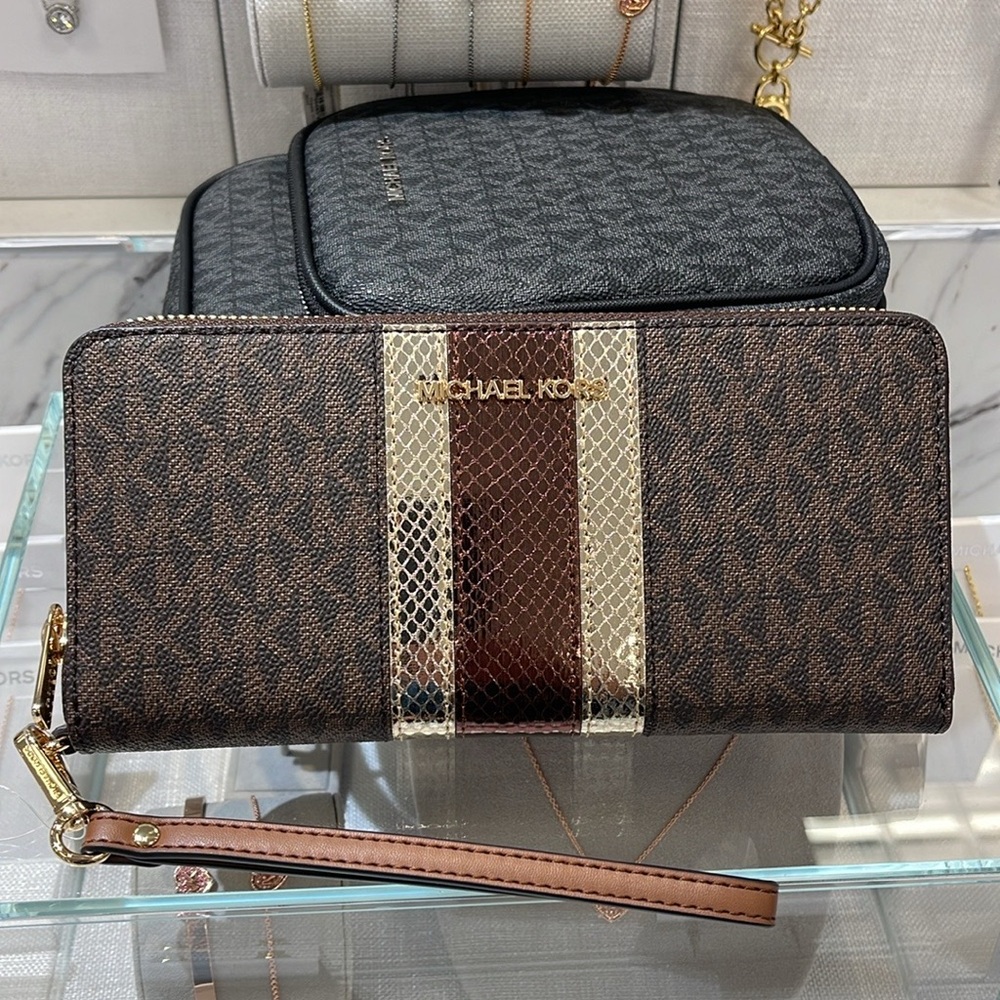 Michael Kors Jet Set Travel Large Signature Logo and Metallic Continenta… - Picture 14 of 16
